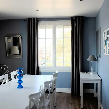 La Source Apartment *